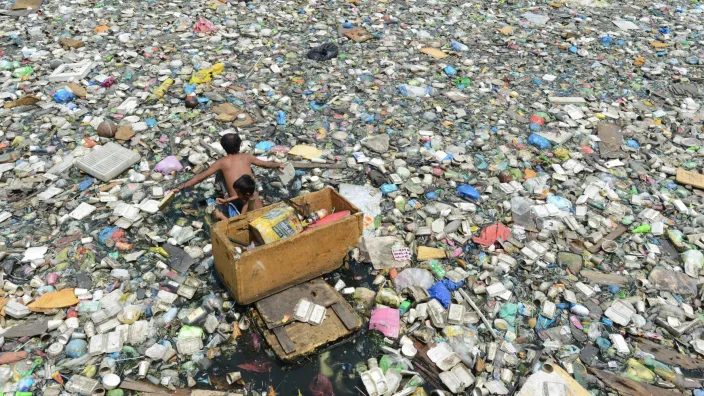 plastik çöp yığını